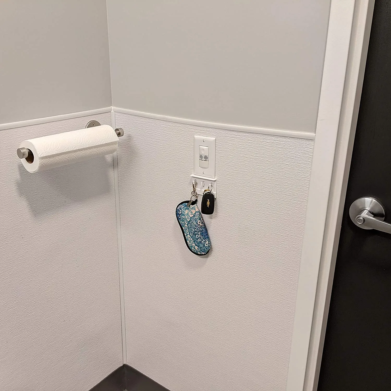 The No Screw-Ups Key Hook Organizer. Installs in Seconds on Any Light Switch. Never Lose Your Keys Again.